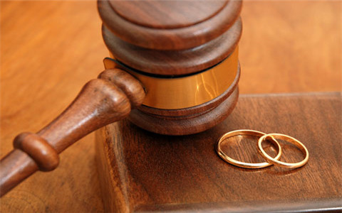 徐汇婚姻律师谈因重婚而引起的离婚纠纷